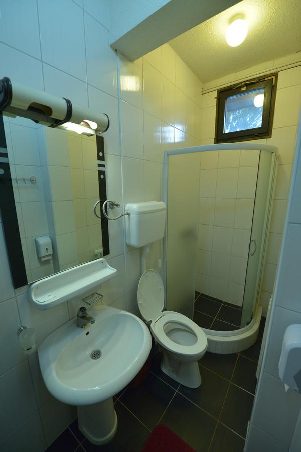 Guesthouse Duga Белград Екстериор снимка
