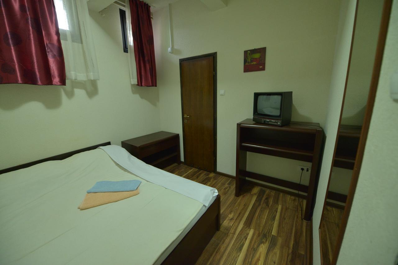 Guesthouse Duga Белград Екстериор снимка