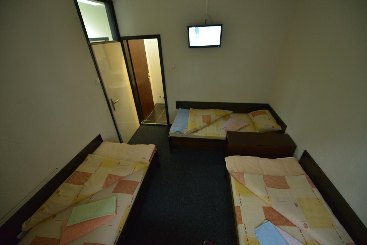 Guesthouse Duga Белград Екстериор снимка