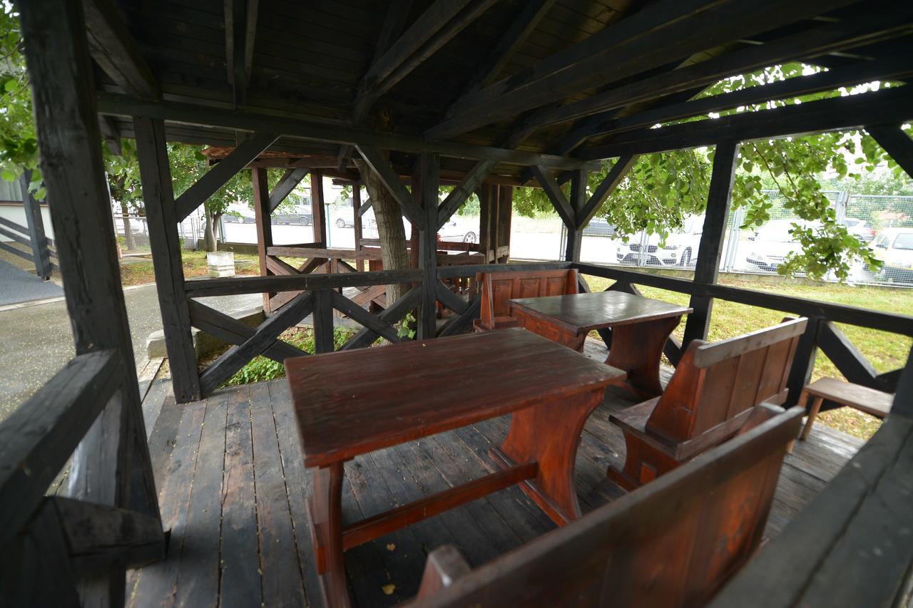Guesthouse Duga Белград Екстериор снимка