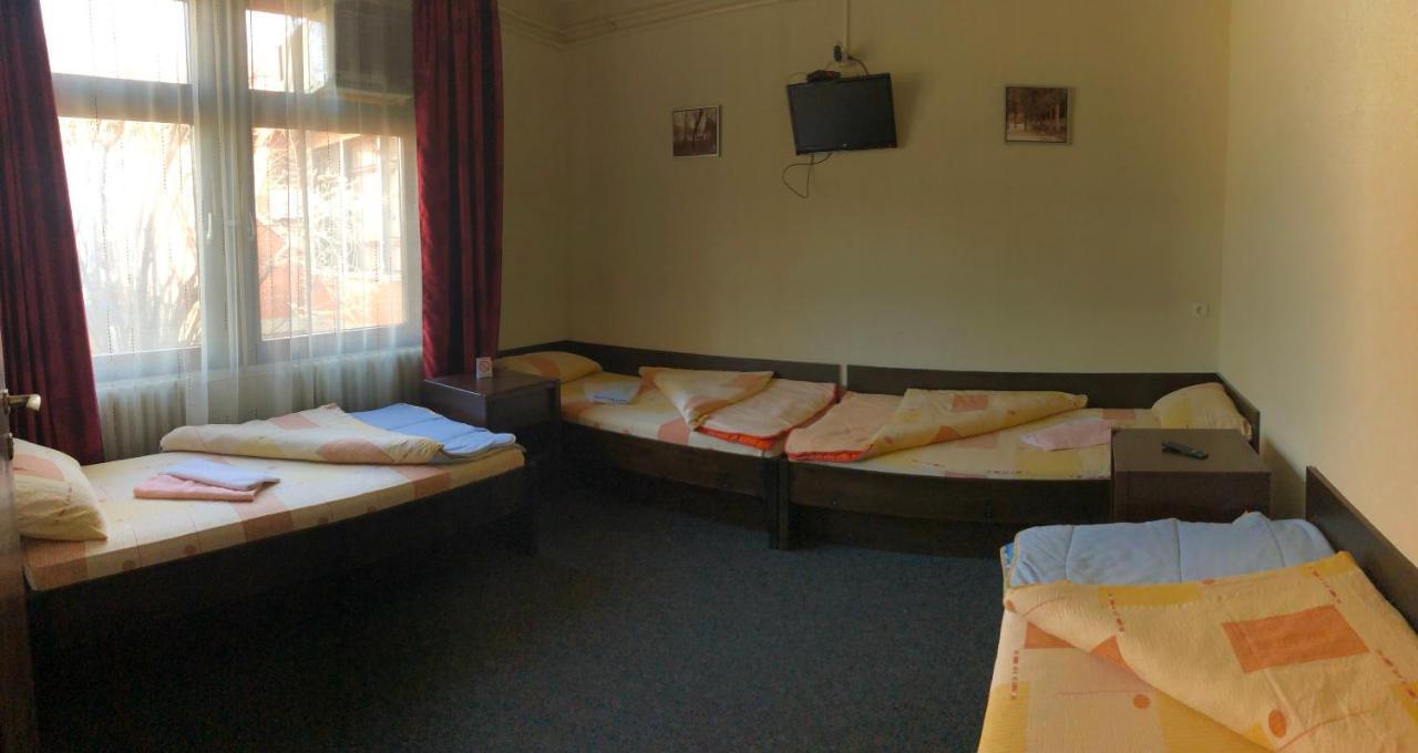 Guesthouse Duga Белград Екстериор снимка