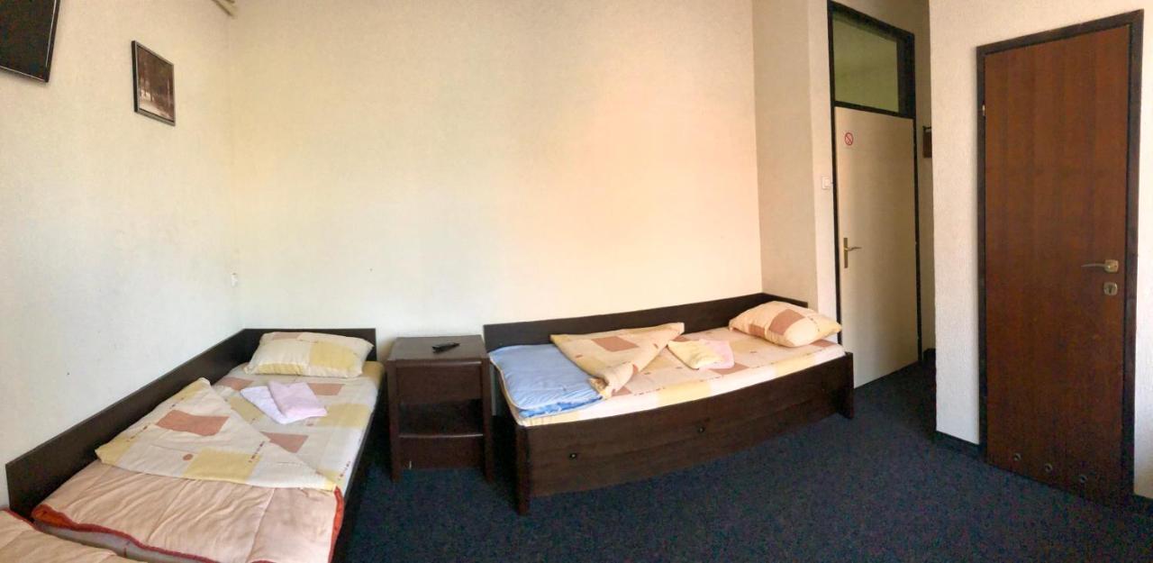 Guesthouse Duga Белград Екстериор снимка