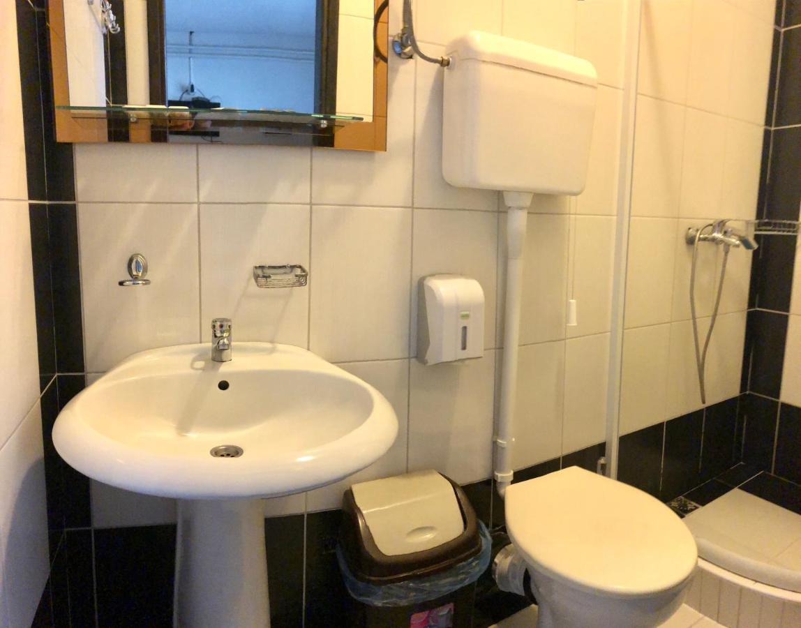 Guesthouse Duga Белград Екстериор снимка